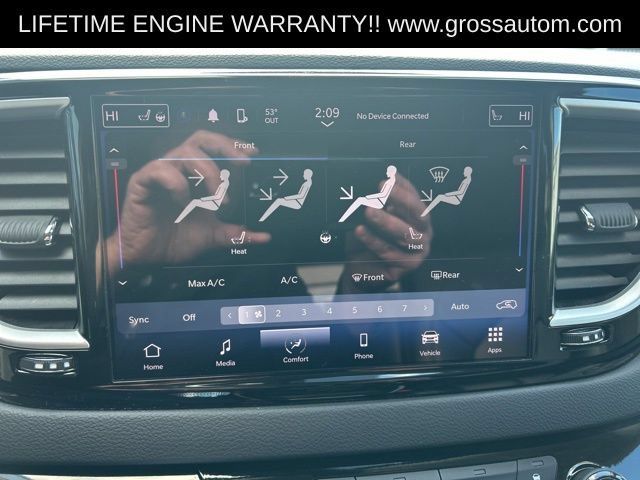 Used 2024 Chrysler Pacifica Touring-L FWD image 26