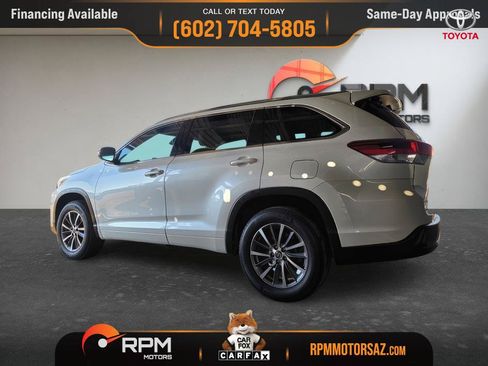 Used 2017 Toyota Highlander XLE w/ Carpet Mat Package FWD image 26