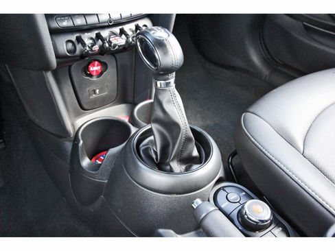 Used 2019 MINI Cooper 2-Door Hardtop FWD image 30