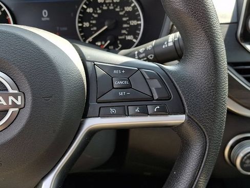 Used 2024 Nissan Altima 2.5 SV FWD image 13