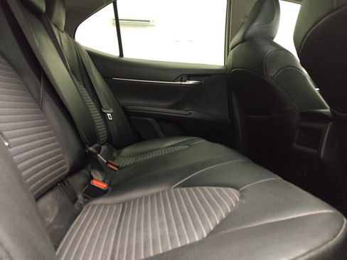 Used 2022 Toyota Camry SE w/ Convenience Package FWD image 19