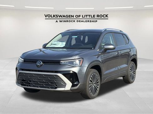 New 2026 Volkswagen Taos SE FWD image 1