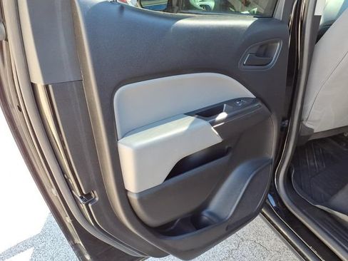 Used 2019 Chevrolet Colorado W/T w/ WT Convenience Package AWD/4WD image 9
