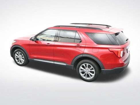 Used 2022 Ford Explorer XLT w/ Equipment Group 202A AWD/4WD image 30