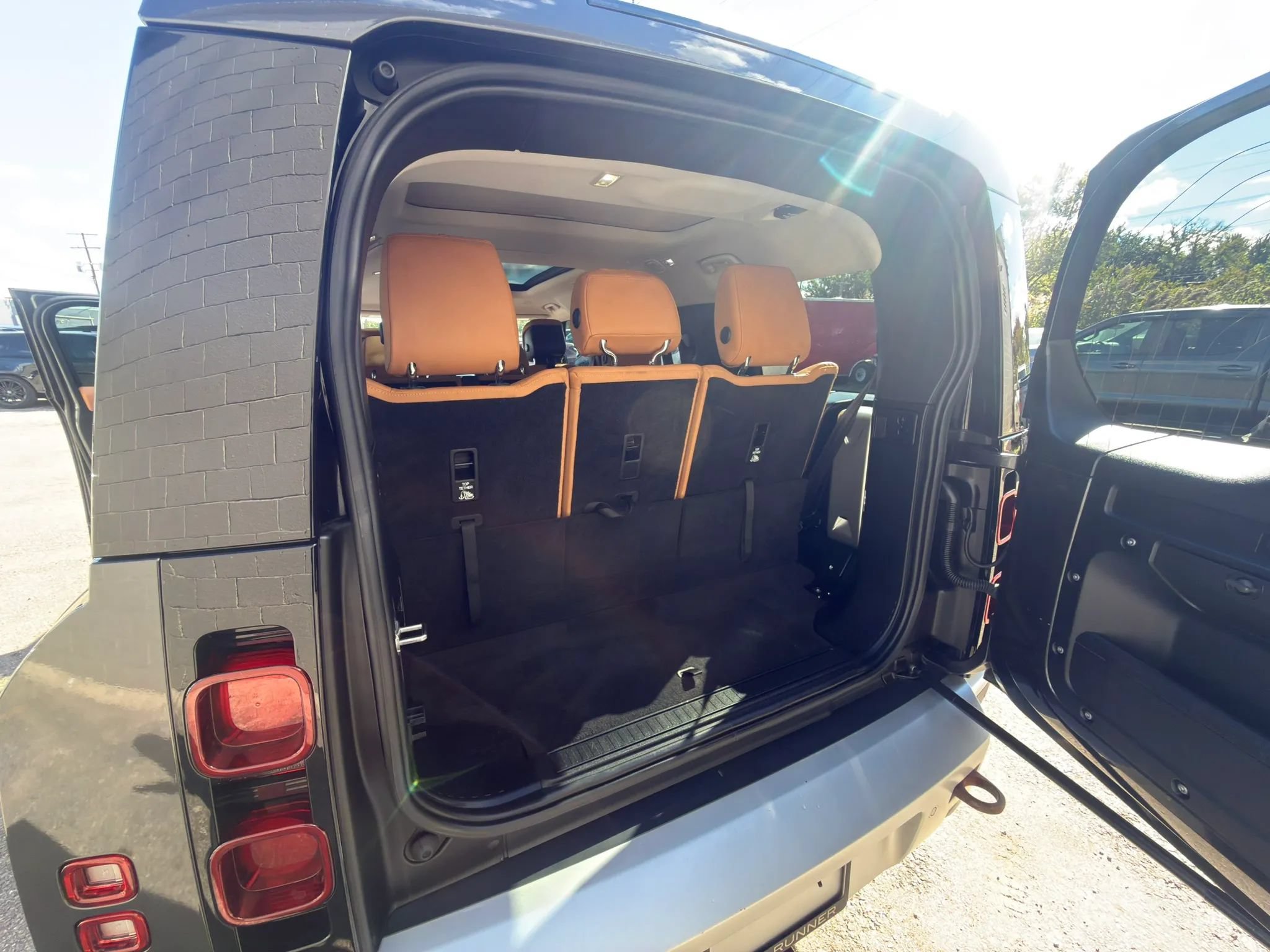 Used 2023 Land Rover Defender 130 First Edition AWD/4WD image 31
