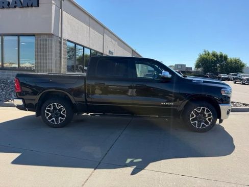 Used 2025 RAM 1500 Laramie AWD/4WD image 5