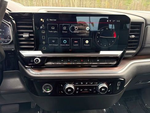 Used 2024 GMC Sierra 1500 SLT image 26