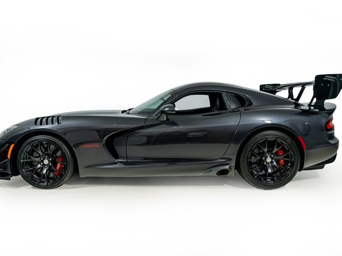 Used 2016 Dodge Viper GTC w/ ACR Package RWD image 3