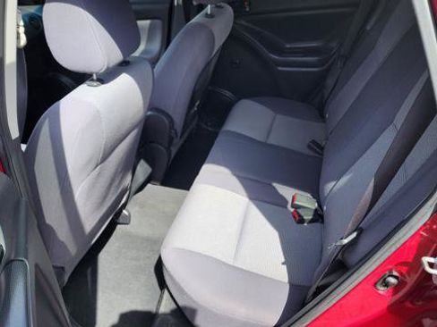 Used 2006 Pontiac Vibe w/ Sun And Sound Package FWD image 16