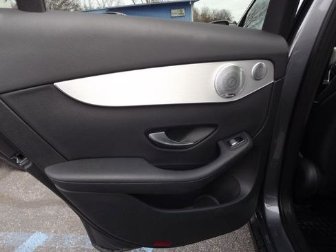 Used 2019 Mercedes-Benz GLC 300 4MATIC image 27