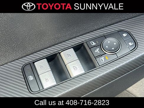 Used 2023 Mitsubishi Outlander SE image 17