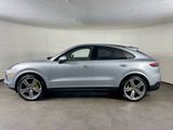 Used 2023 Porsche Cayenne Coupe image 2