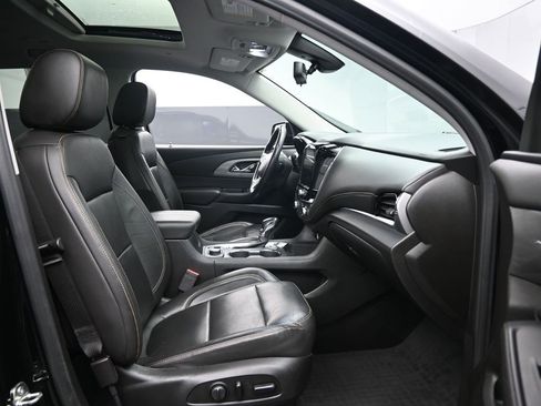 Used 2021 Chevrolet Traverse RS w/ LPO, Floor Liner Package image 35