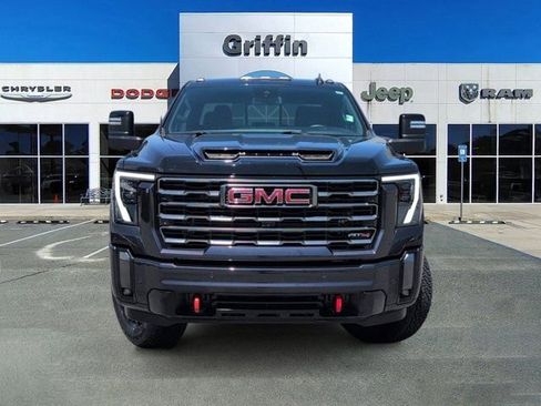 Used 2024 GMC Sierra 2500 AT4 w/ AT4 Preferred Package AWD/4WD image 11