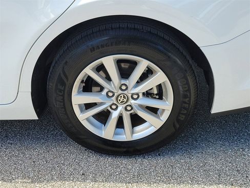 Used 2025 Toyota Camry LE image 5