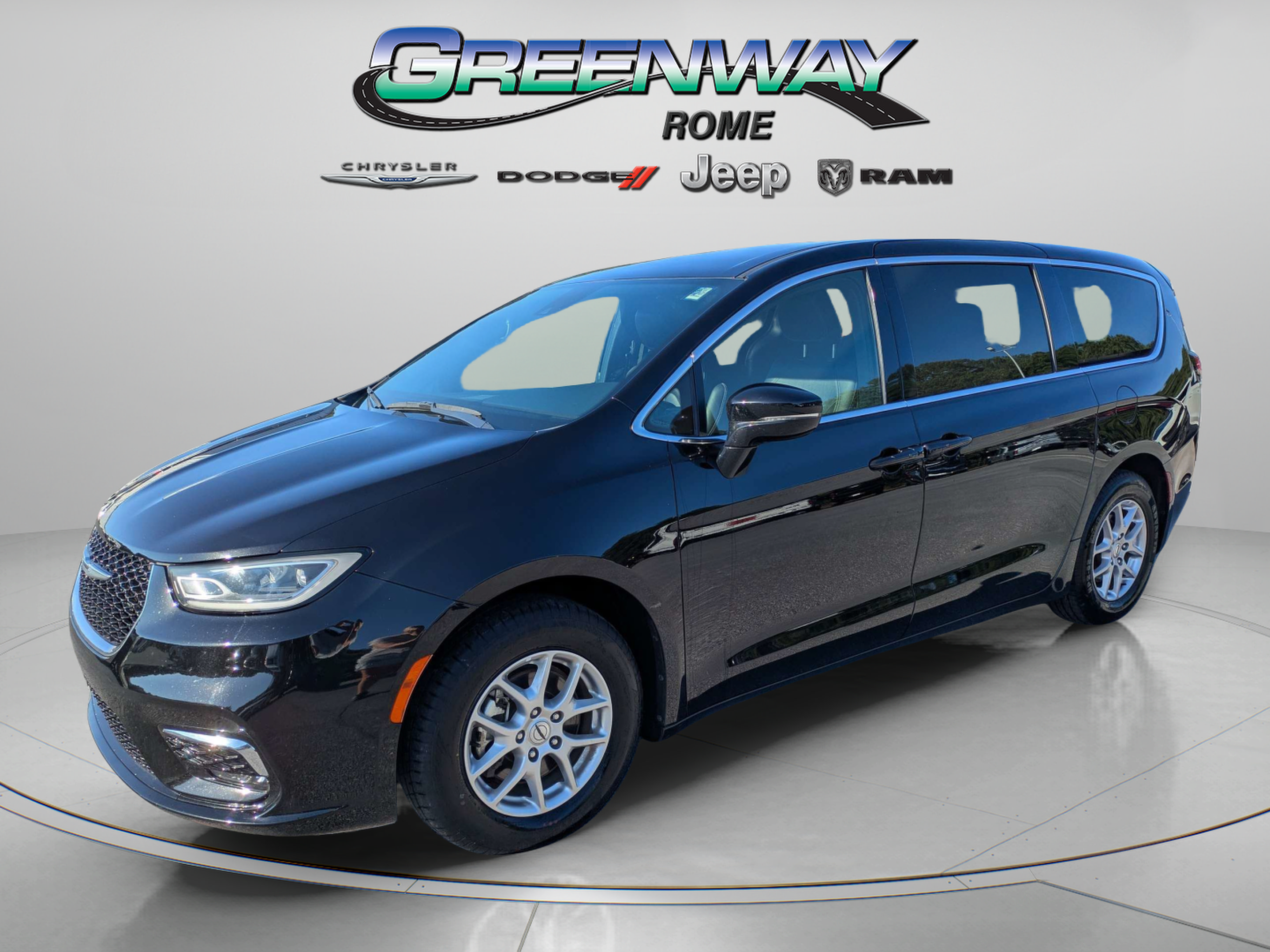 Used 2025 Chrysler Pacifica Select FWD image 4