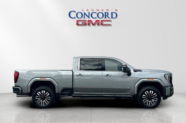 Used 2025 GMC Sierra 2500 Denali Ultimate AWD/4WD image 3