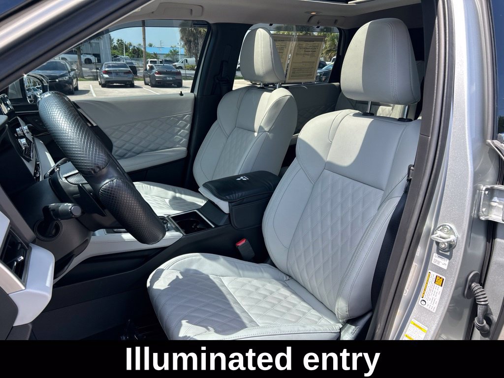 Used 2025 Mitsubishi Outlander 4WD Plug-In Hybrid image 14