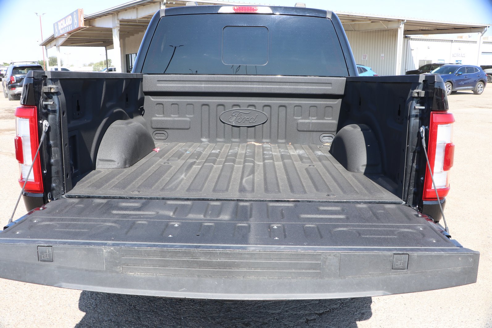Used 2023 Ford F150 Lariat w/ Equipment Group 502A High AWD/4WD image 29
