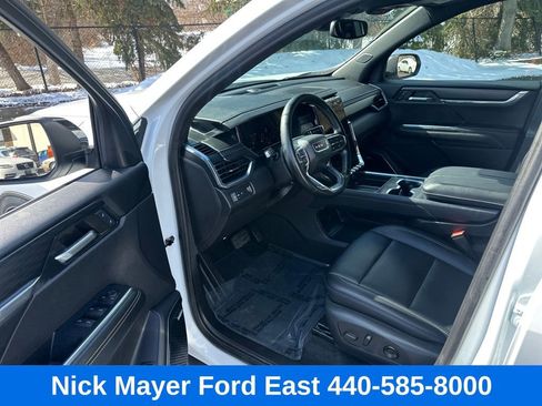 Used 2024 GMC Acadia Elevation image 14