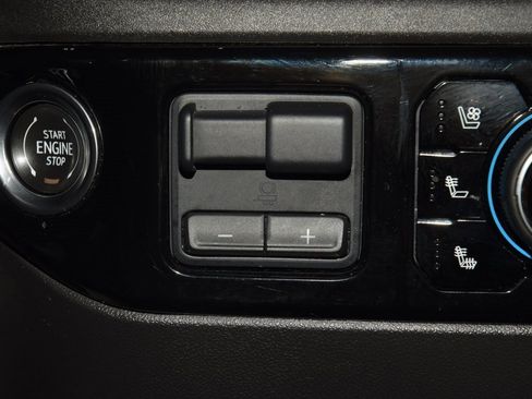 Used 2024 Chevrolet Silverado 1500 ZR2 image 33