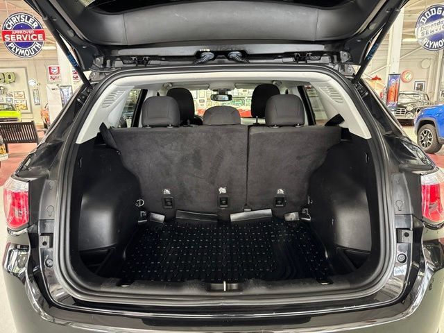 Used 2018 Jeep Compass Sport w/ Tech Group AWD/4WD image 37