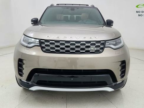 Used 2024 Land Rover Discovery Metropolitan Edition AWD/4WD image 2