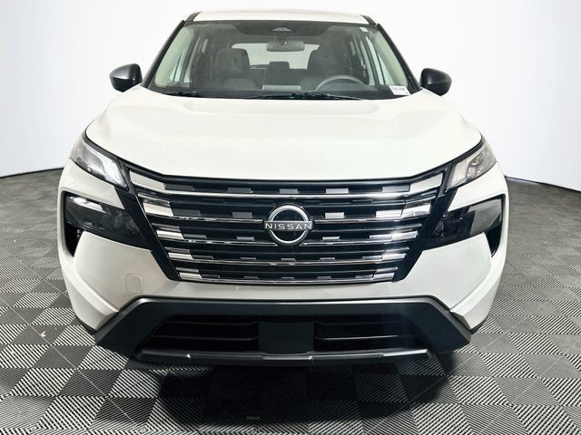Used 2025 Nissan Rogue S FWD image 3