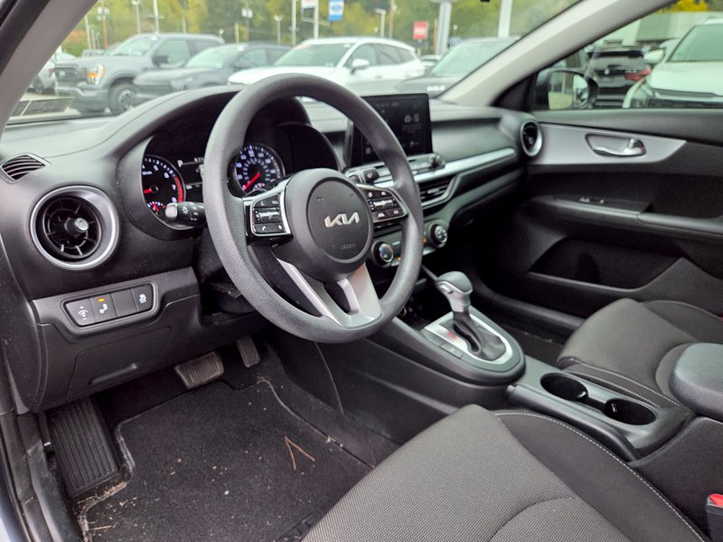 Used 2023 Kia Forte LXS w/ LXS Technology Package FWD image 9