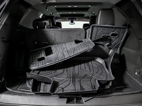 Used 2019 Chevrolet Traverse Premier w/ LPO, 'HIT The Road' Package AWD/4WD image 10