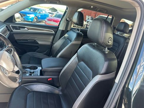 Used 2021 Volkswagen Atlas SEL Premium image 38