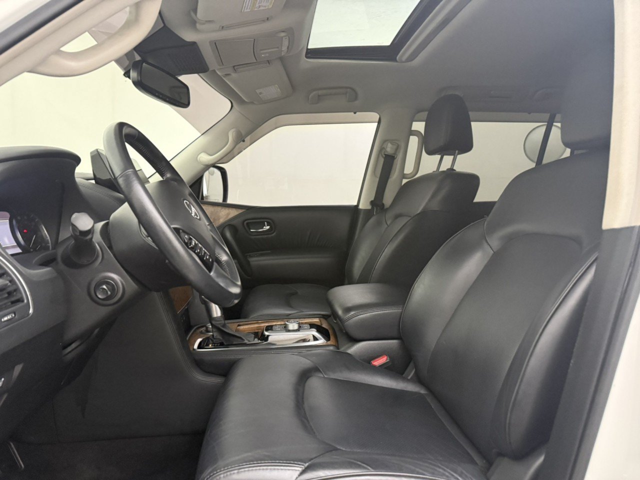 Used 2021 Nissan Armada SL w/ Captain's Chairs Package AWD/4WD image 17