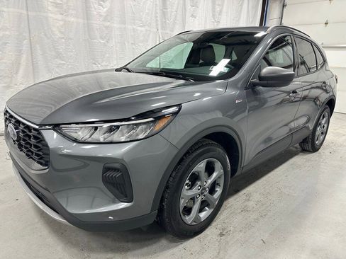 Used 2025 Ford Escape ST-Line image 3