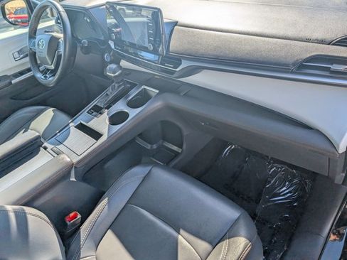 Used 2021 Toyota Sienna XSE w/ XSE Plus Package AWD/4WD image 22