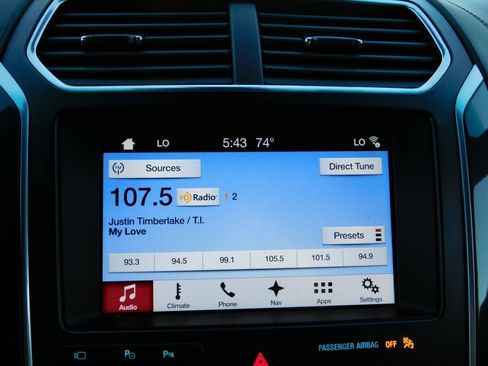 Used 2017 Ford Explorer Platinum AWD/4WD image 14