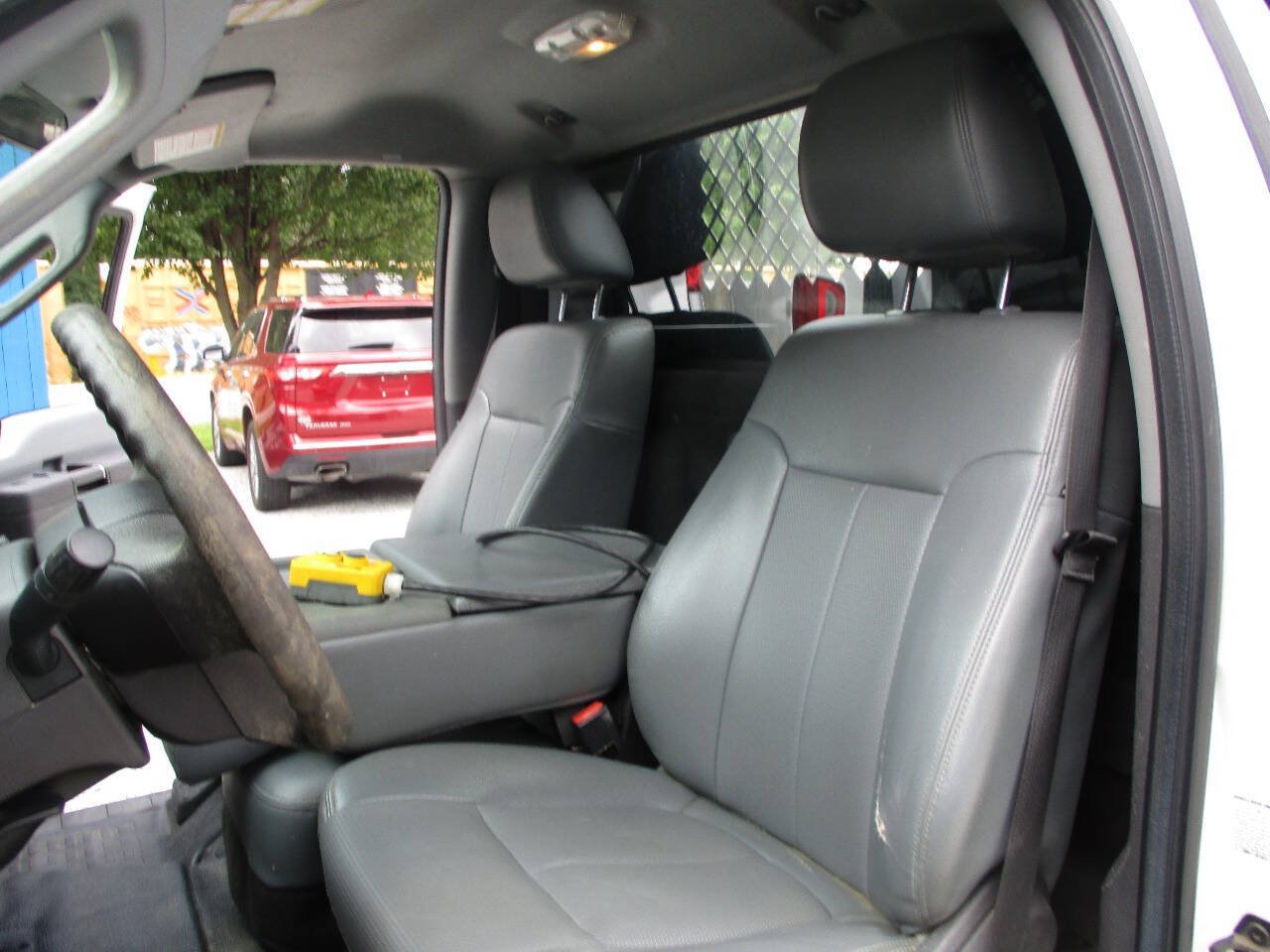 Used 2016 Ford F550 4x4 Regular Cab Super Duty w/ Power Equipment Group image 31