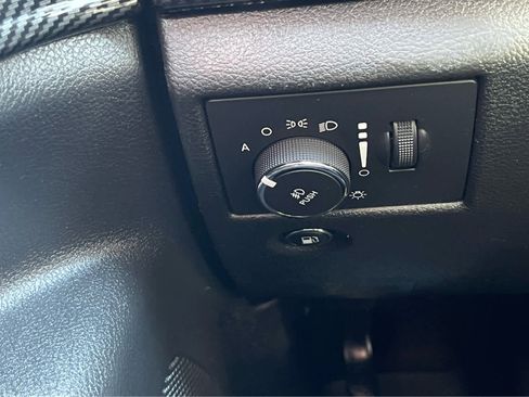 Used 2016 Jeep Grand Cherokee SRT image 18