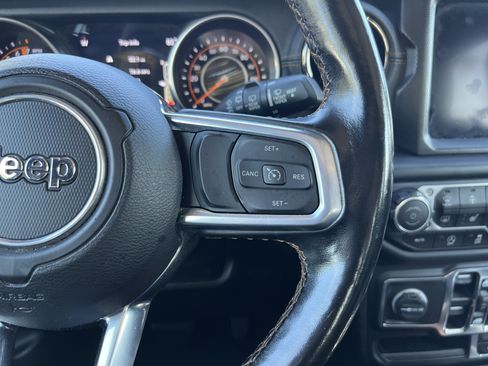Used 2021 Jeep Wrangler Unlimited Sahara AWD/4WD image 20