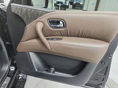 Used 2023 Nissan Armada Platinum w/ Captain's Chairs Package RWD image 29