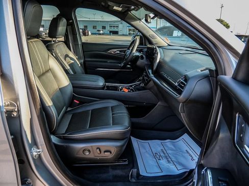Used 2025 Chevrolet Traverse High Country w/ LPO, Floor Liner Package FWD image 15