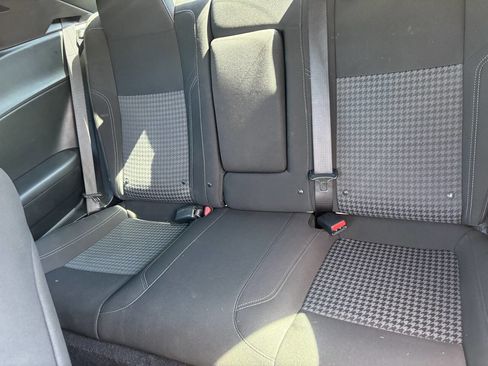 Used 2022 Dodge Challenger SXT image 33