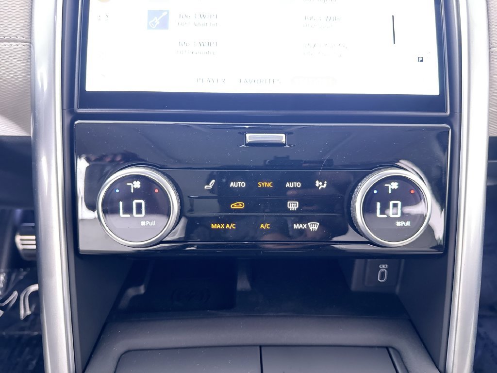 New 2026 Land Rover Discovery Dynamic SE AWD/4WD image 17