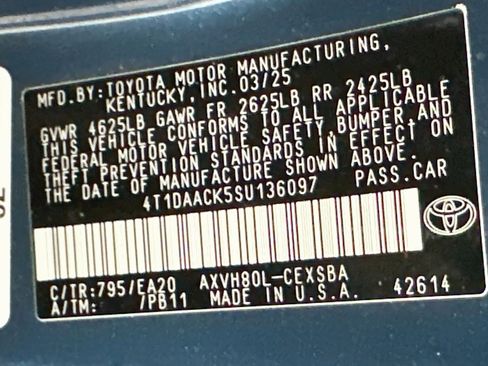 Used 2025 Toyota Camry SE FWD image 12