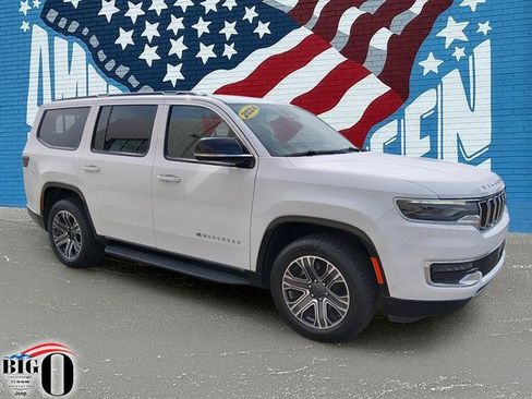 Certified 2024 Jeep Wagoneer Series II w/ Flexible Seating Group RWD image 1