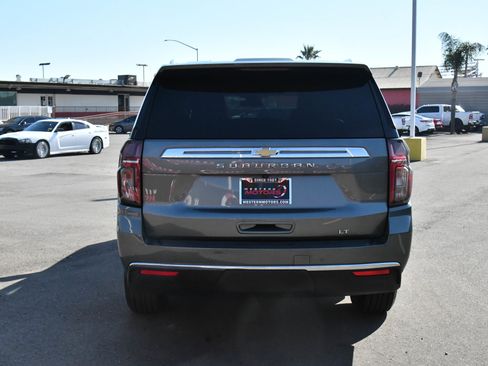 Used 2024 Chevrolet Suburban LT image 7