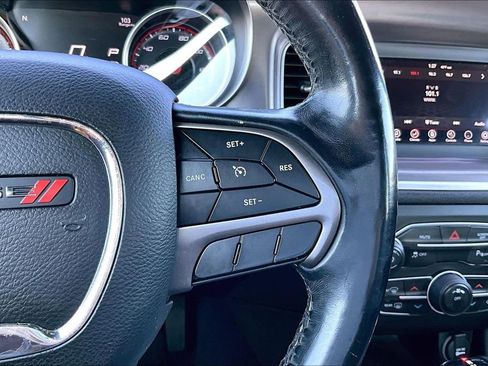 Used 2019 Dodge Charger SXT w/ Leather Interior Group RWD image 19