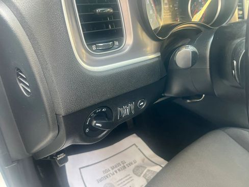 Used 2022 Dodge Charger SXT RWD image 13