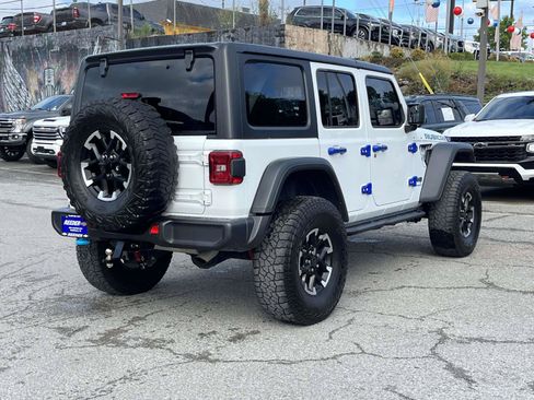 Used 2025 Jeep Wrangler Unlimited Rubicon 4xe w/ Convenience Group AWD/4WD image 6