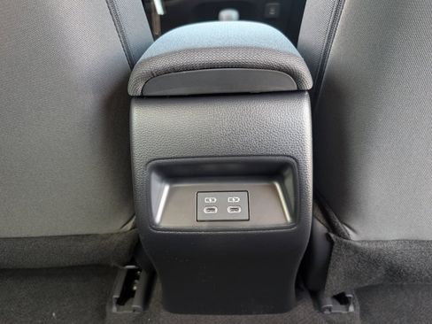 Used 2026 Toyota Corolla LE image 7