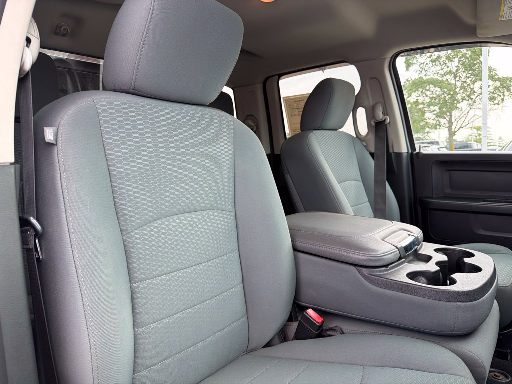 Used 2018 RAM 1500 Express AWD/4WD image 34